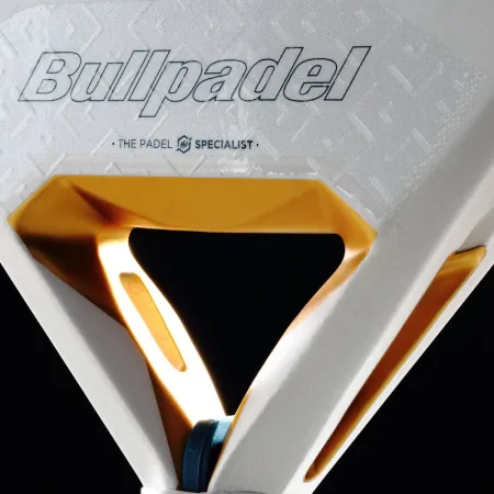 Ракетка для падела BULLPADEL Pearl 26, 493804, для профессионалов, карбон, бело-серый за 35&nbsp;929.50 ₽ купить в о Набережных Челнах